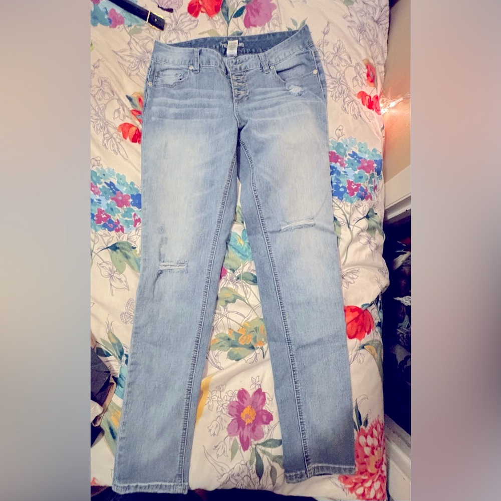 5/6 Maurice’s light wash women’s jeans